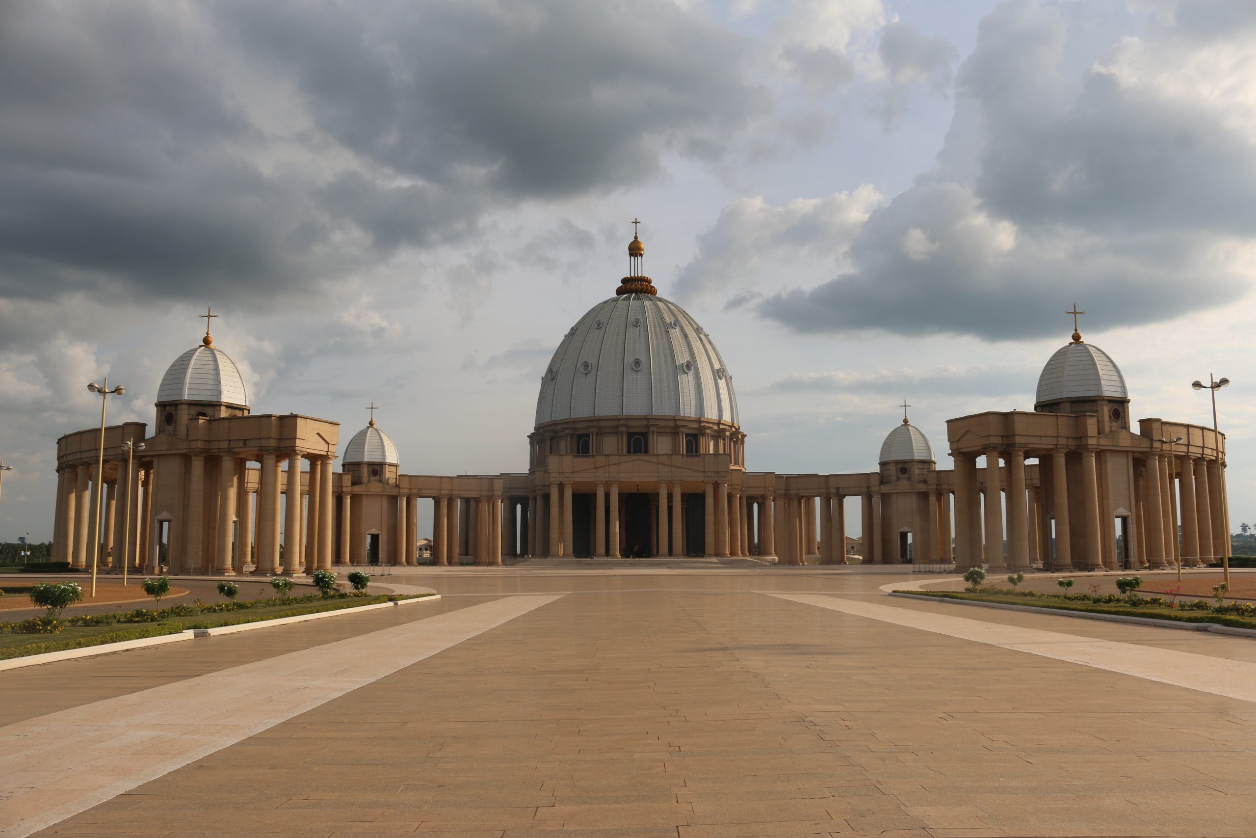 Building Obsession : Basilique Notre Dame Dela Paix, Yamoussoukro, Côte d’Ivoire
